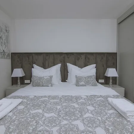 Adriatic Shell Апартаменти *